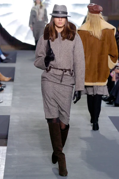 Look 4